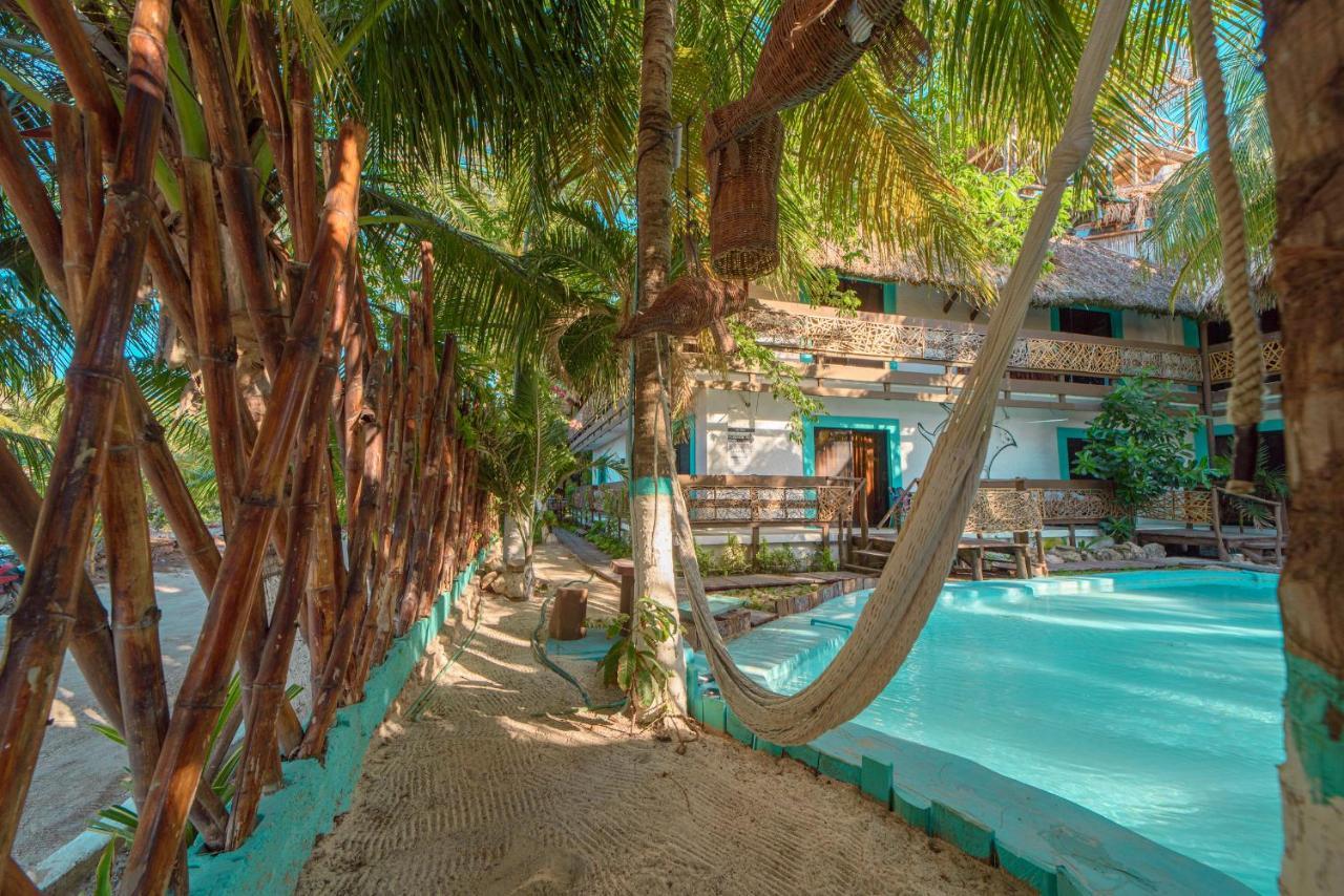 Hotel Villas Tiburon Остров Холбокс Экстерьер фото