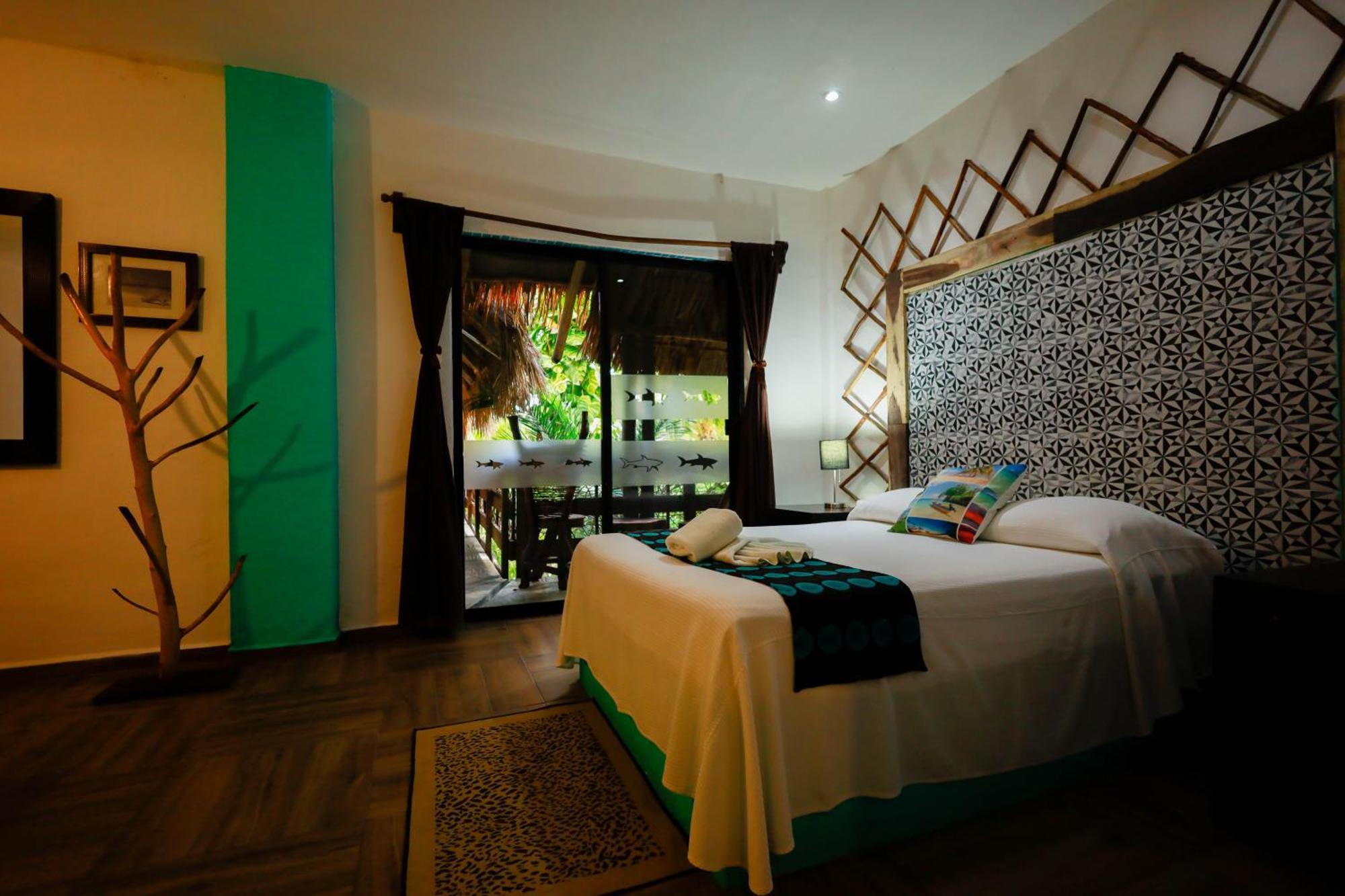 Hotel Villas Tiburon Остров Холбокс Экстерьер фото